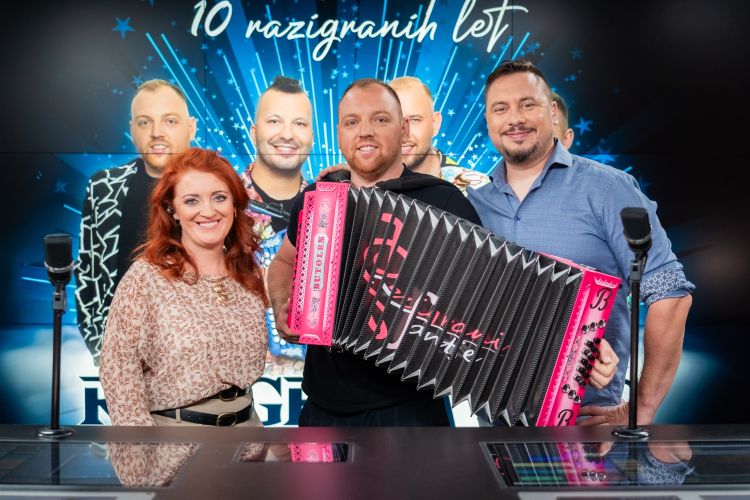 Janja Ulaga, Rene Gungl in Nejc Drobnič so na Veseljaku predstavili Razigrano noč.