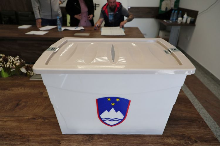 volitve, volilna-skrinja