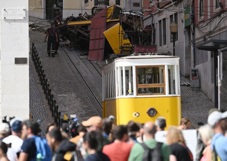 lizbona, vzpenjača.jpg