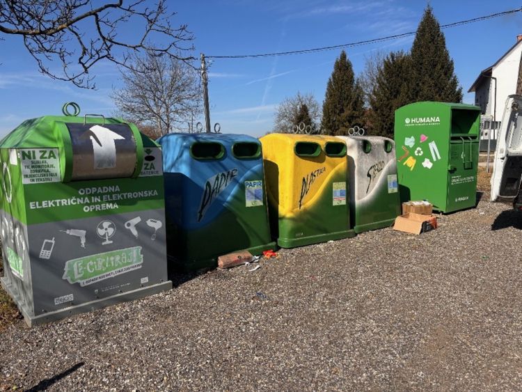 zabojnik-humana, stročja-vas