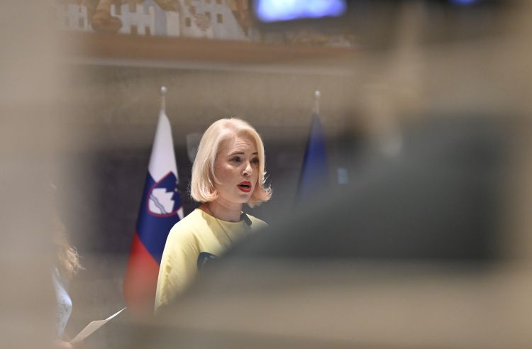 Urška Klakočar Zupančič.jpg