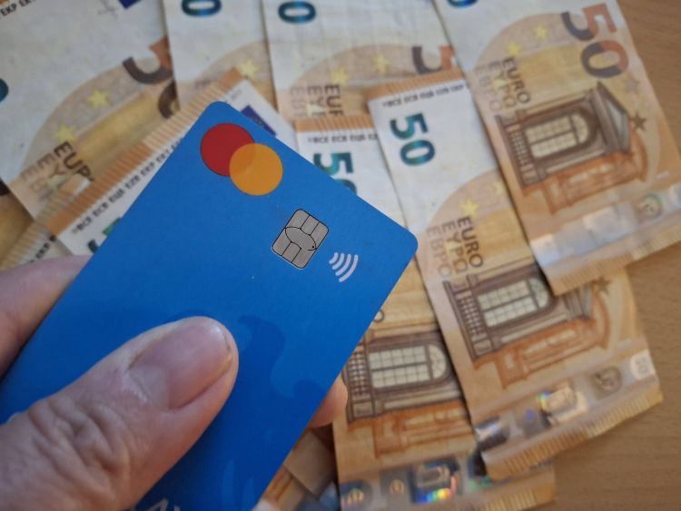 bancna kartica denar.jpg