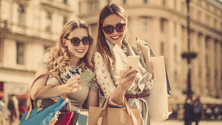 Nakupujte brezskrbno s plačilno kartico Petrol Pay Loyalty