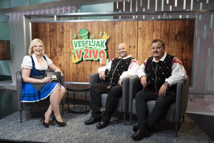 Kdo ve, kako bi se sestavila zgodbba fantov spod Šilentabra, če David ne bi našel Slakove harmonike.