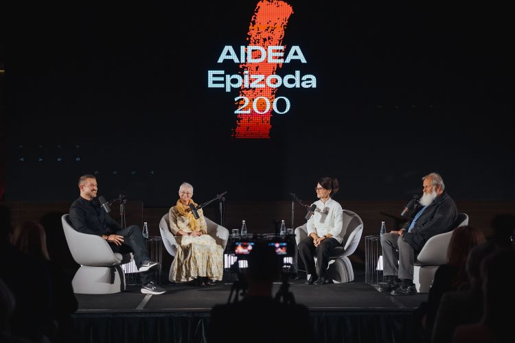 Petra Guštin prinaša pogled hinduizma in bhakti joge, Anita Kajtezovič predstavlja modrost taoizma in taoistične medicine, pater Karel Gržan pa poglablja razumevanje krščanske mistike in življenjskega odnosa z Bogom.