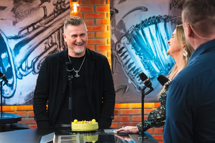 `Kušnte` vsakega, ki je dober do vas, pravi Wolf