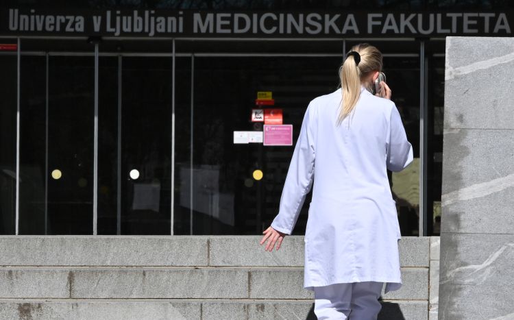 medicinska fakulteta.JPG