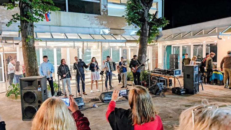 Ansambel Kerlci v Argentini.