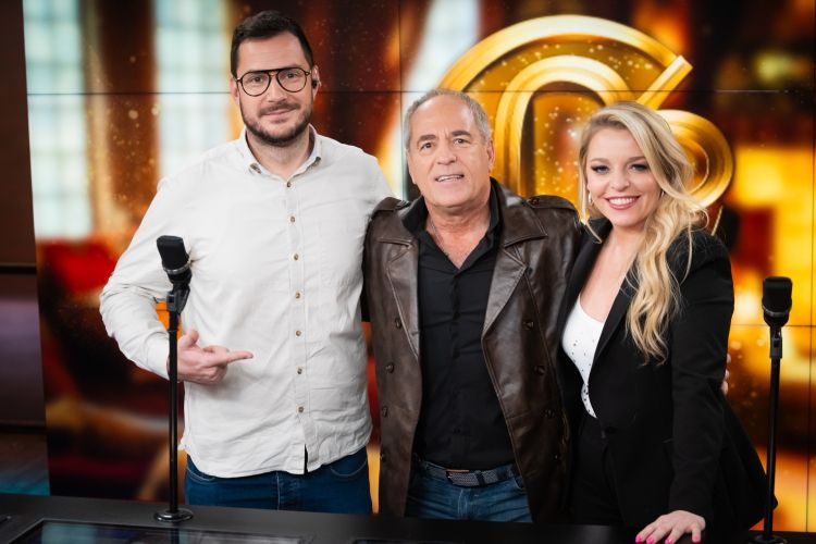 Vili Resnik je tokrat spregovoril tudi o globokih čustvih, ki jih je prebudila njegova nova uspešnica Nihče ni sam, ko pade sneg.