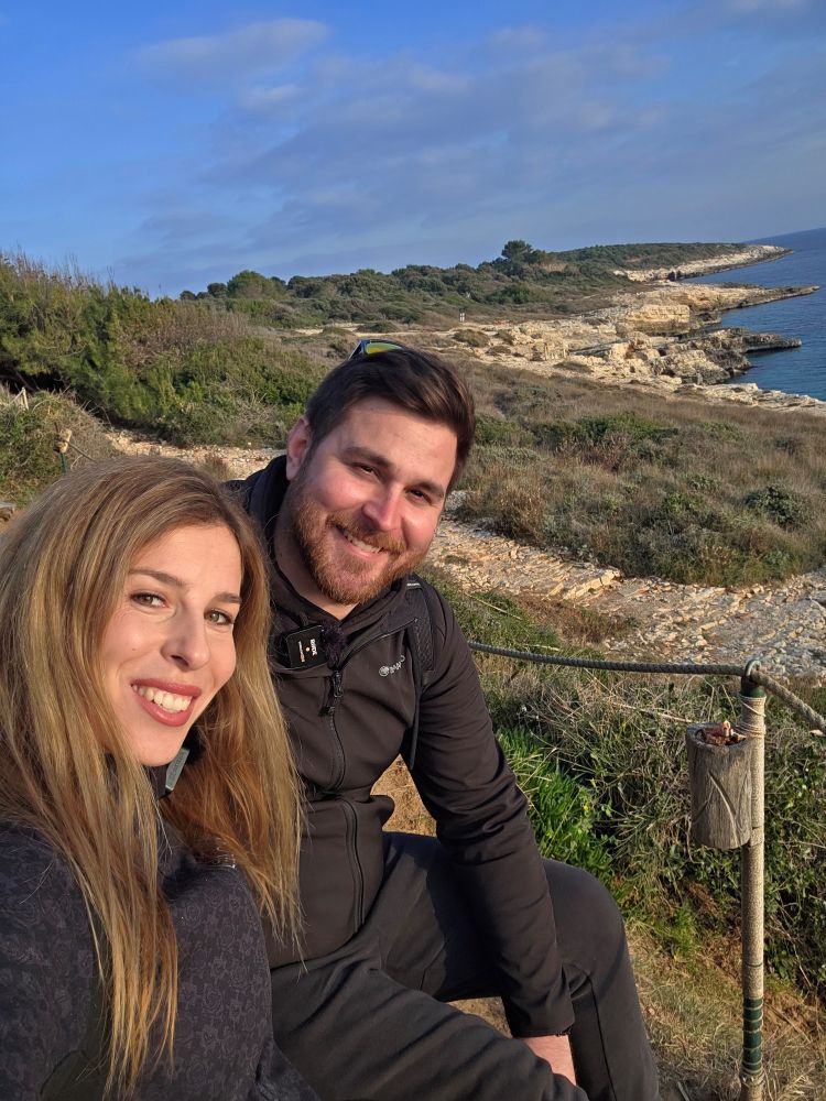 Mattias je Lei na rtu Kamenjak zaupal marsikaj iz svojega zanimivega življenja.