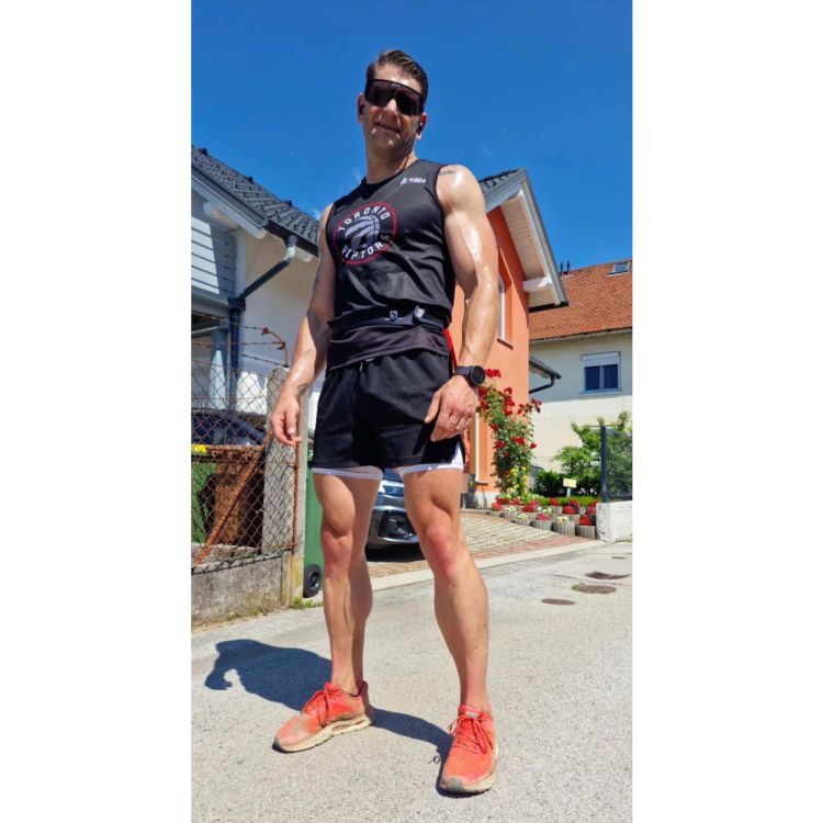 Prisega na kardio v naravi.