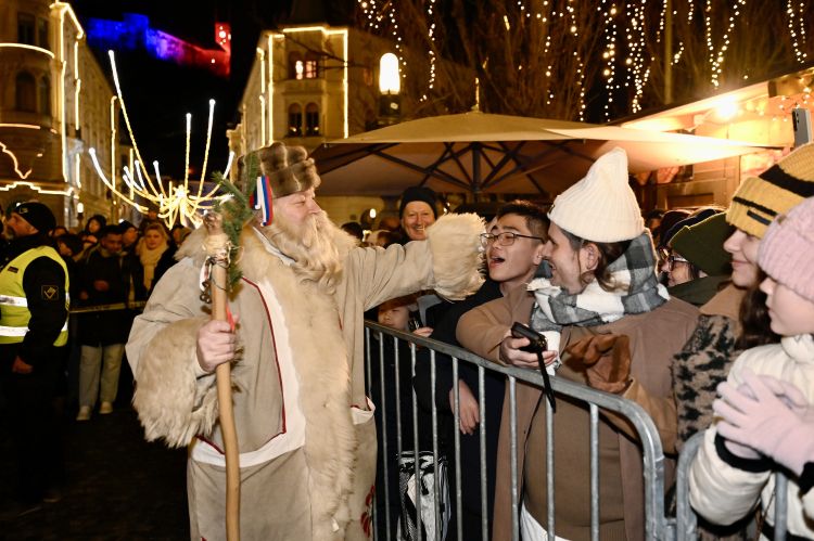 harmonikarji dedek mraz presernov trg.jpg