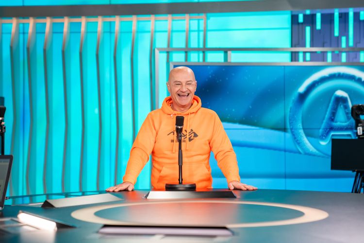 Miran bo srečnežu ali srečnici tudi letos polepšal poroko ali rojstni dan.