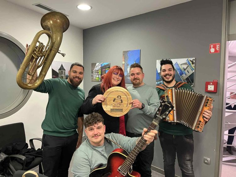 Na festivalu zmagali s svojo prvo narodno zabavno skladbo Fantič moj