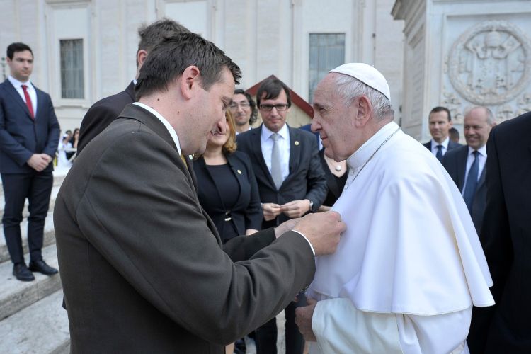 peter kozmus papež frančišek.jpg