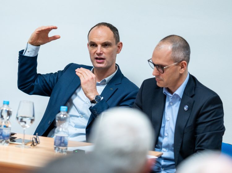 SKLOP1 demokrati FB.jpg