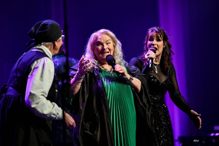 Elda Viler in njena hči Ana Dežman.