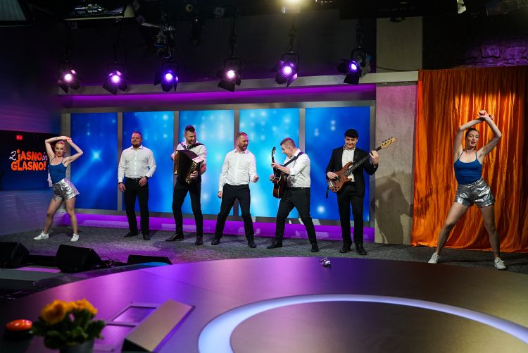 Ansambel Dar bo nocoj zapel svojo pesem Branko.