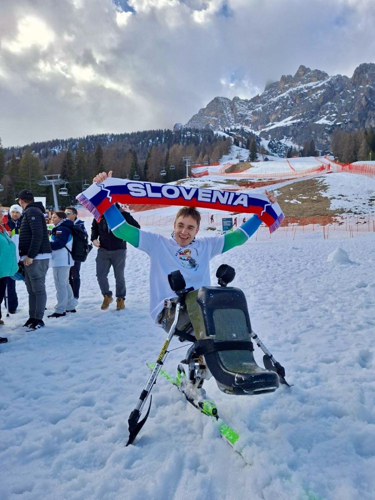 Jernej je v Cortini v veleslalomu osvojil odlično 9. mesto, kar je letošnji najboljši slovenski rezultat na zimskih paralimpijskih igrah.