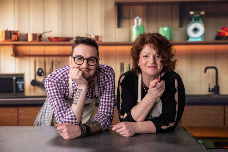 Lovro Prešiček in kuharica Andreja Veselič.