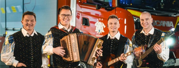 Fantje iz ansambla Petan vstopajo v pomlad z novo polko.