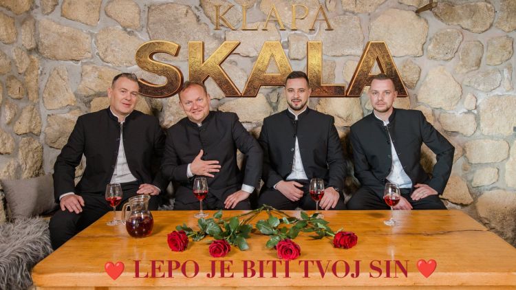 Klapa Skala z novo pesmijo LEPO JE BITI TVOJ SIN.