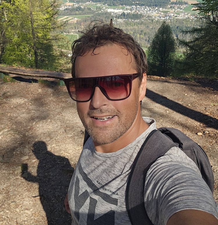 Domen svoj trenutek za sprostitev najde v hribih.