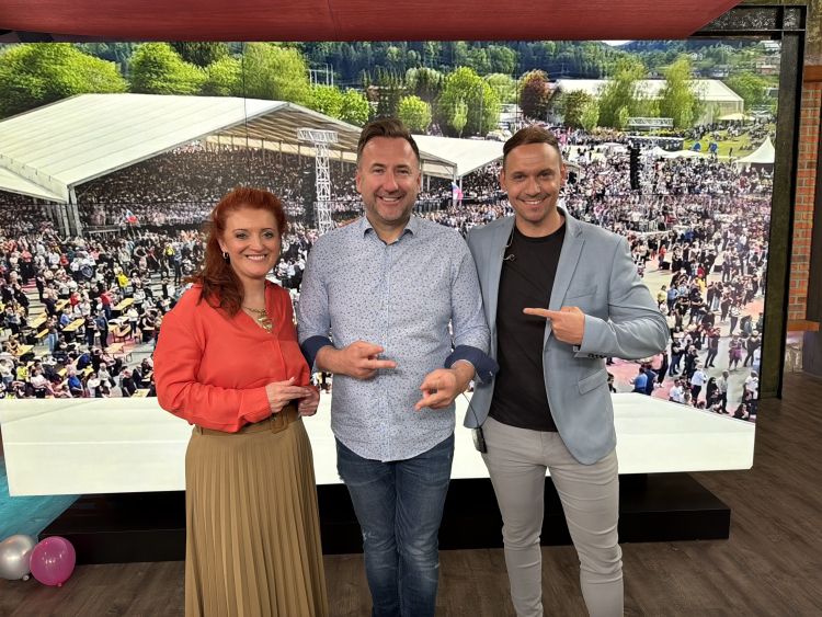 Robert Goter, nov svetovni rekorder je Janji in Tomažu zaupal kaj se je dogajalo v teh 83 urah igranja.
