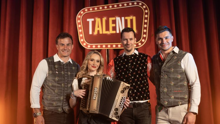 Gade navdušil talent; harmonika z moonwalkom