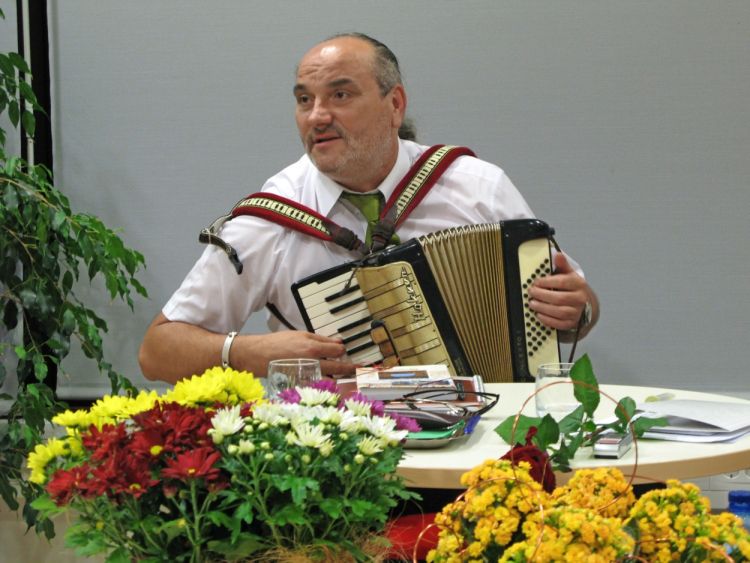 Bogdan Gerk je bil kar 30 let glas in obraz Primorskih fantov.