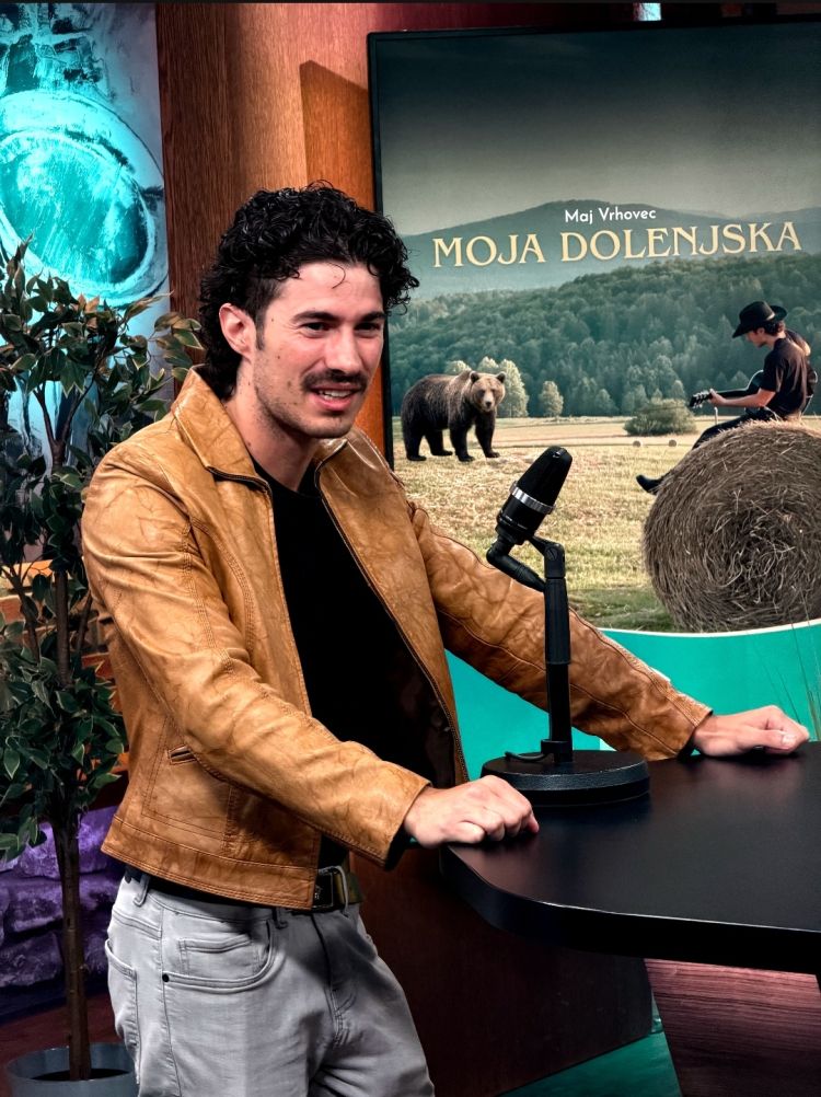 Maj Vrhovec.
