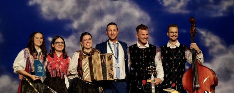 Na letošnjem festivalu Števerjan je Ansambel Obisk prejel nagrado za najboljši ansambel.