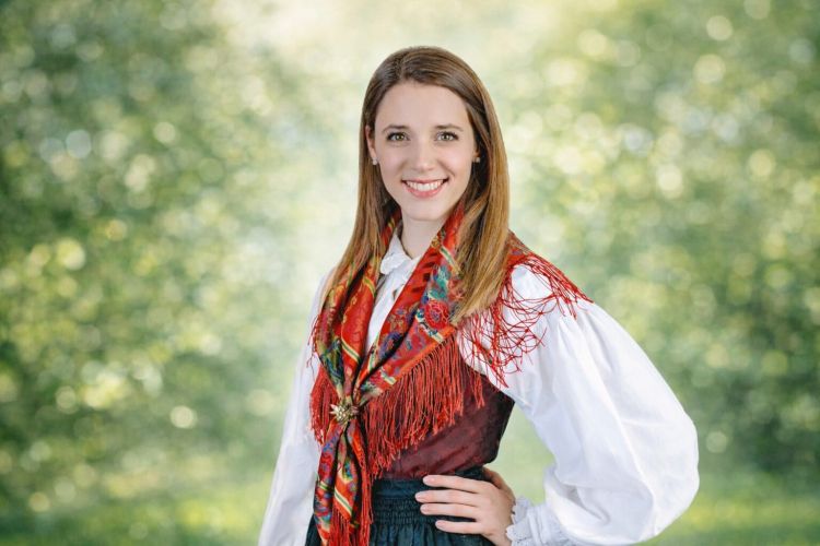 Monika Avsenik