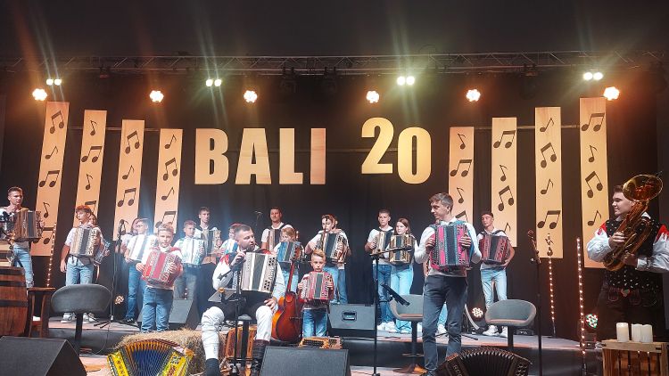 Matic Balant ima tudi svojo šolo učenja na harmoniko