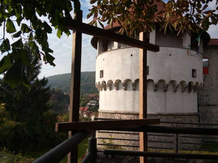 Brez opisa