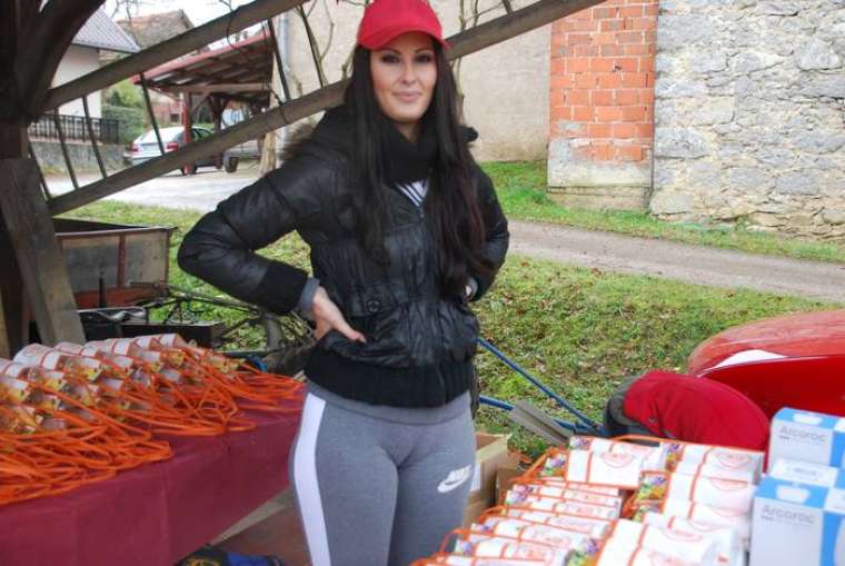 Brez opisa