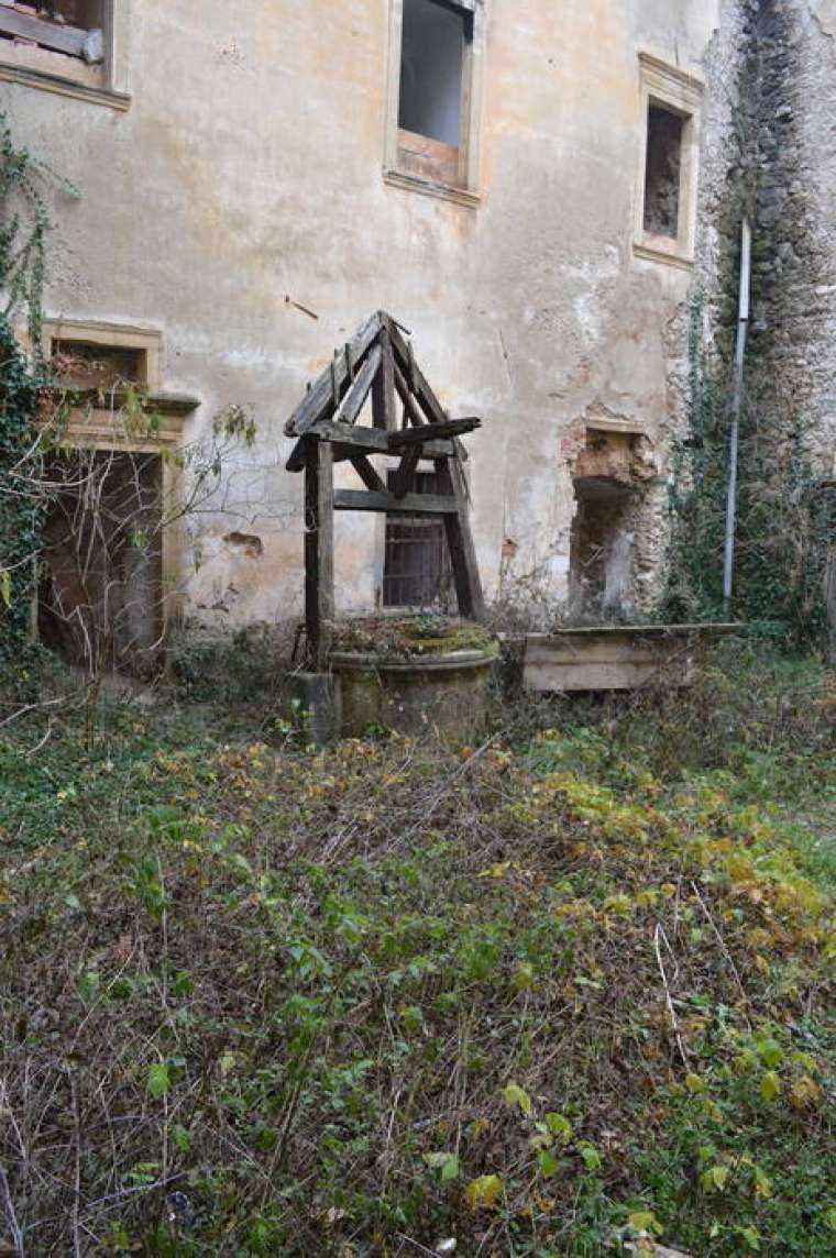 Brez opisa