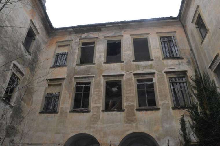 Brez opisa