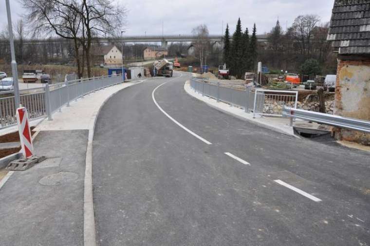 Brez opisa