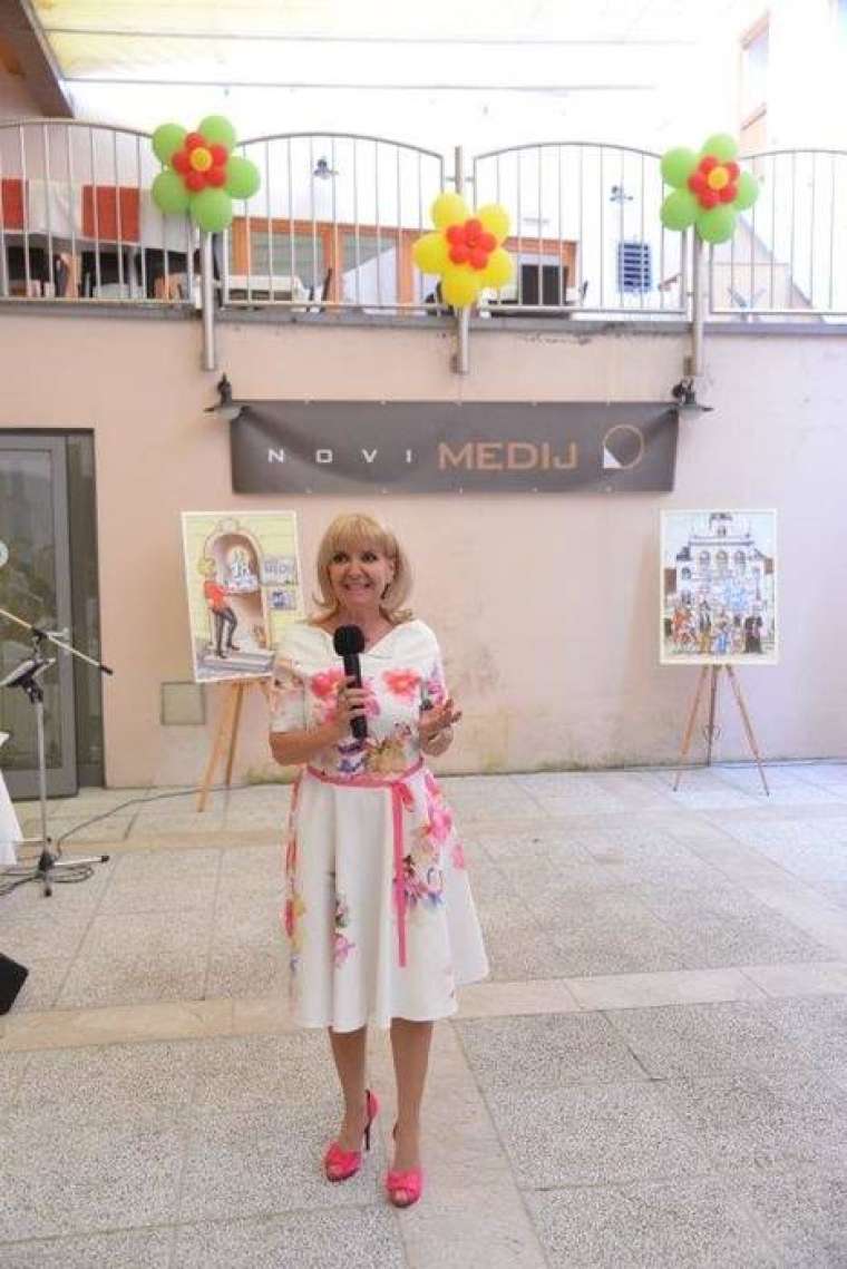 Brez opisa