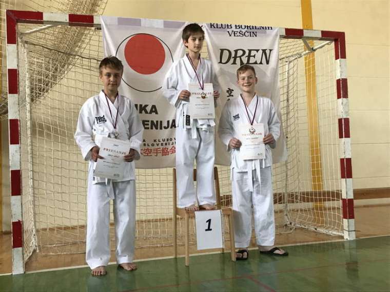 Brez opisa