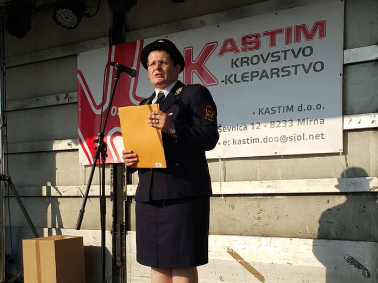 Brez opisa