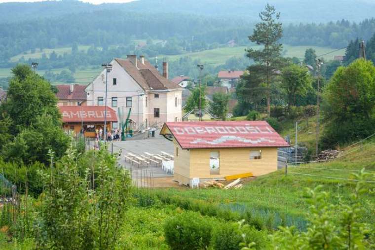 Brez opisa
