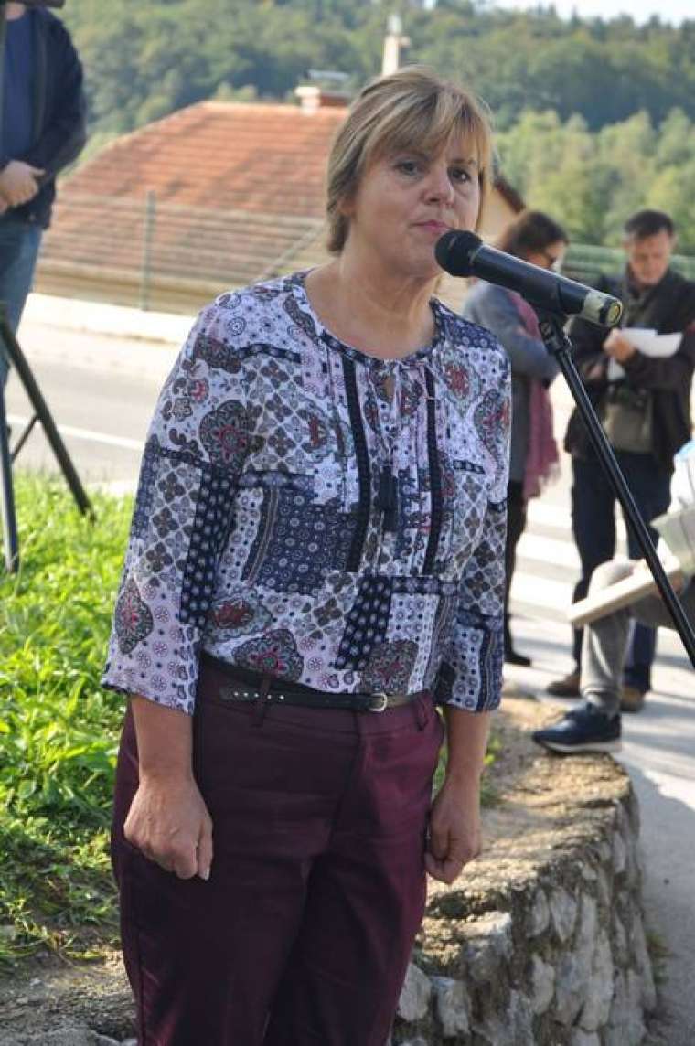 Brez opisa