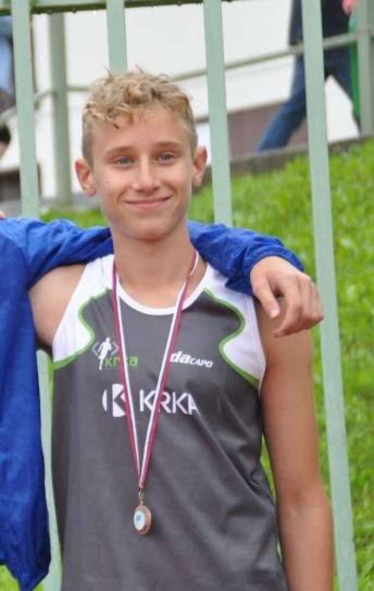 Brez opisa