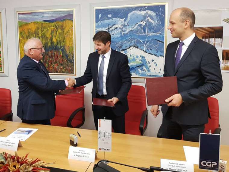 Podpis pogodbe (foto: Lapego)