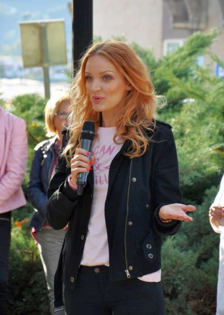 Brez opisa
