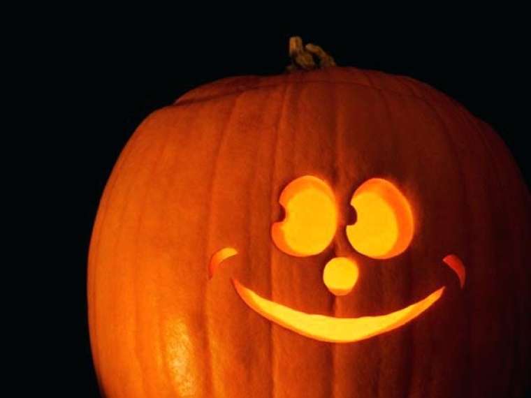 cute-pumpkin-carving-ideas-carvings-face-smiling-easy-decor-cutest-tumblr