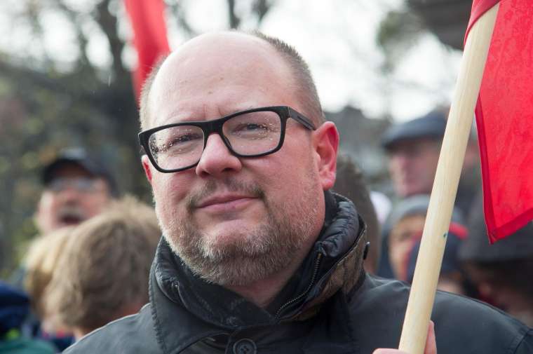 Pawel Adamowicz1