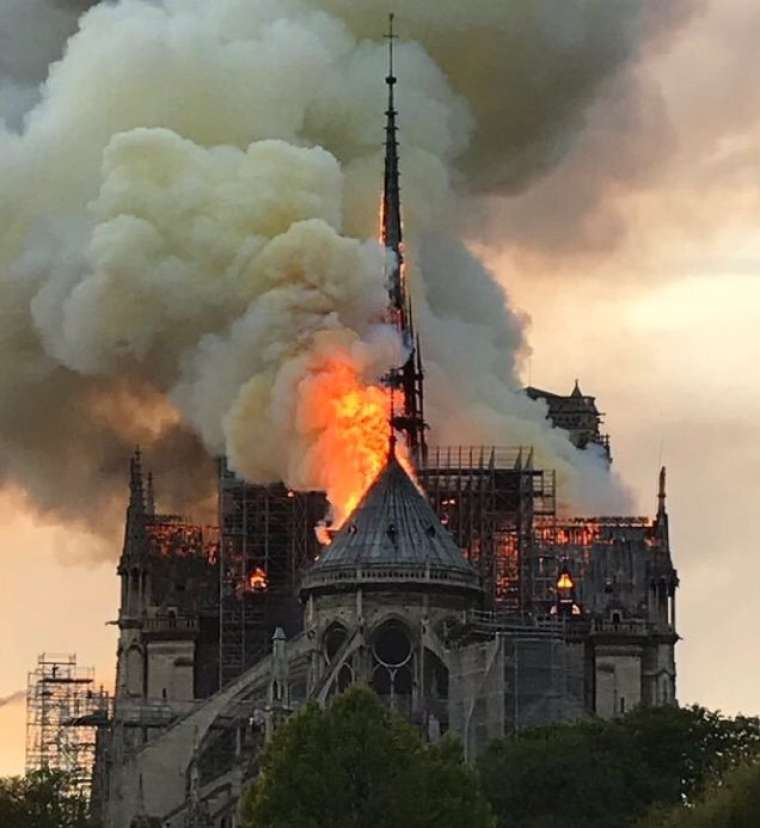 notredamska katedrala, požar1